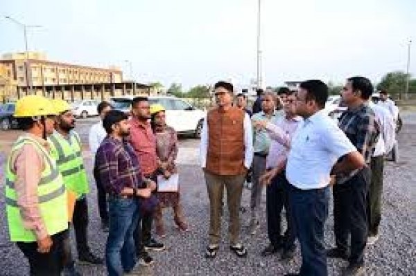 वित्त मंत्री ओपी चौधरी ने नवा रायपुर में विकास कार्यों का किया निरीक्षण