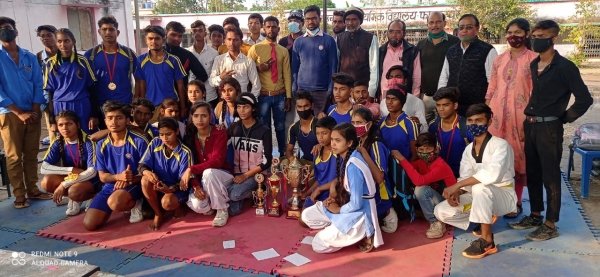 युवा महोत्सव--रासेयो इकाई--शास उच्च माध्य विद्यालय फास्टरपुर मे जिला पंचायत उपाध्यक्ष संर्जीत बनर्जी रहे मुख्य अतिथि