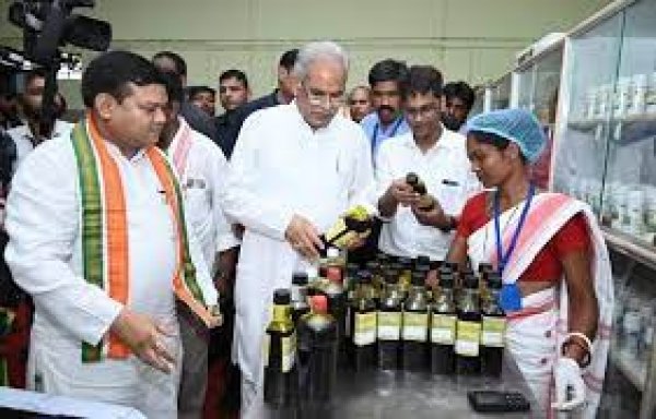 मुख्यमंत्री ने जशपुर विधानसभा को 120 करोड़ 50 लाख रूपए के 152 विकास कार्याे की दी सौगात मुख्यमंत्री ने जशपुर में किया फूड प्रोसेसिंग एवं पैकेजिंग लैब का लोकार्पण