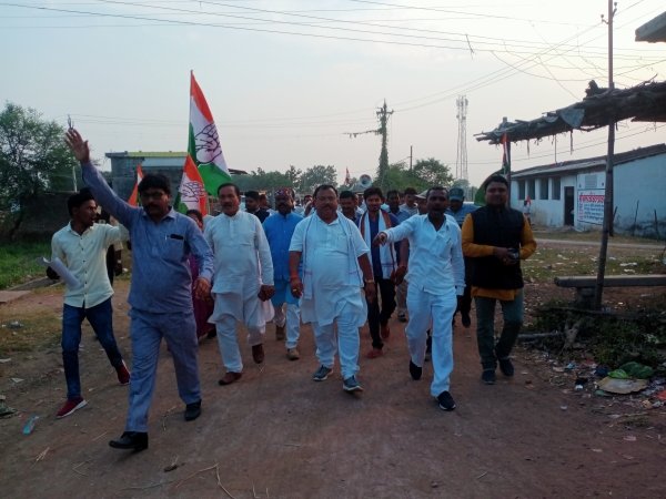 ब्लॉक कांग्रेस कमेटी मुंगेली द्वारा  जन जागरण पदयात्रा का आयोजन ।