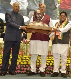 छत्तीसगढ़ के छत्तीस माह : बनने लगी है विकास की नई राह