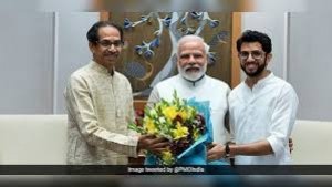 "नतीजों के बाद NDA से हाथ मिलाएंगे उद्धव ठाकरे" नवनीत राणा के विधायक पति का दावा