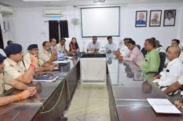 कलेक्टर की अध्यक्षता में कानून व्यवस्था की बैठक सम्पन्न
