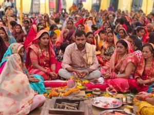 शिव कथा के अंतिम दो दिन भक्ति में डूबे श्रद्धालु सब हो गए शिवमय