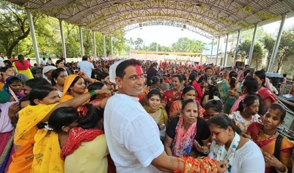 भिलाई विधायक यादव ने सेक्टर-5 में भव्य रक्षाबंधन पर्व मनाया