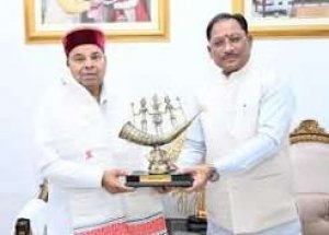 मुख्यमंत्री विष्णुदेव साय से कर्नाटक के राज्यपाल थावरचंद गहलोत की सौजन्य भेंट, समसामयिक और जनहित के मुद्दों पर हुई चर्चा