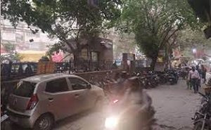 दिल्ली में धूल भरी आंधी के बाद बारिश, कई इलाकों में लगा भयंकर जाम