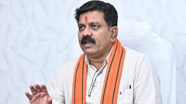 21 नक्सलियों के हथियार त्यागकर पुनर्वास पर उपमुख्यमंत्री विजय शर्मा ने जताया हर्ष