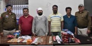 दुर्ग&ndash;भिलाई में &lsquo;गोगो पेपर&rsquo; और हुक्का नेटवर्क पर पुलिस का करारा प्रहार 35 टीमों की एकसाथ रेड, ₹2 लाख का नशीला सामान जब्त, 16 दुकानदारों पर कार्रवाई