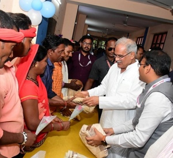 गोधन न्याय योजना से जिले के गौपालक हो रहे आर्थिक रूप से सशक्त