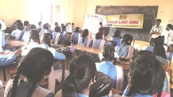 चाइल्ड लाइन 1098 ने मनाया अंतर्राष्ट्रीय बालिका दिवस