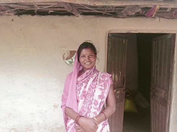हर महीने विष्णु भैया भेजते हैं रुपए: महिलाओ के चेहरे में खिली मुस्कान 