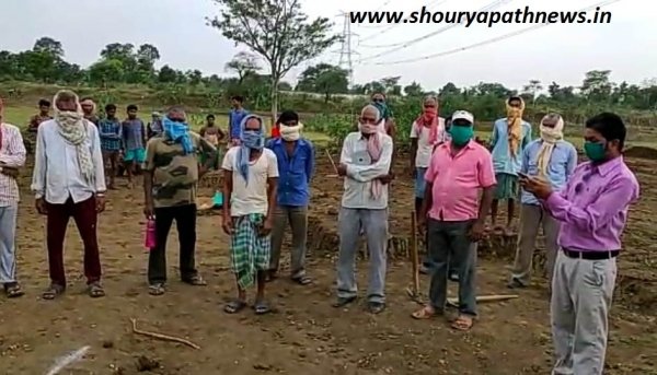 मनरेगा कार्यस्थल फिजिकल डिस्टेंसिंग का पालन करने, मास्क लगाने, तंबाकू, खैनी को कार्यस्थल पर नहीं थूंकने के दिए गए निर्देश