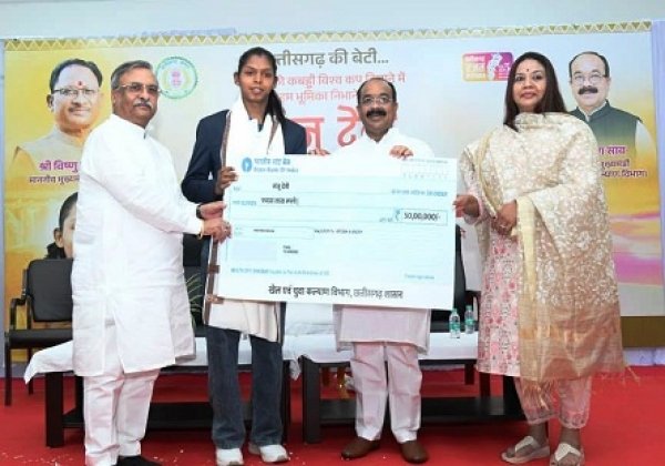 छत्तीसगढ़ की बेटी संजू देवी को 50 लाख का ऐतिहासिक सम्मान: कबड्डी वर्ल्ड कप की MVP ने रचा गौरव का नया अध्याय