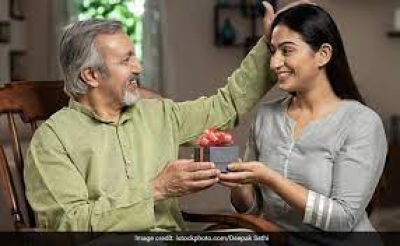 पापा को देना चाहते हैं कुछ खास तो गिफ्ट करें ये गैजेट्स, खुशी से चहक उठेंगे वह