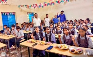 500 विद्यालयों में पोषण, पर्यावरण और सहभागिता का संगम, बैगलेस डे पर सूरजपुर की अनूठी पहल