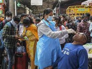 भारत में नए COVID-19 केसों में 4.3 फीसदी कमी, पिछले 24 घंटे में 10,256 मामले