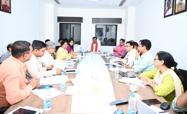 उपमुख्यमंत्री विजय शर्मा की अध्यक्षता में पंचायत विभाग की बैठक सम्पन्न