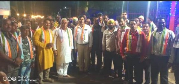 गमछा फोटो  और आरती .क्या इसी में सिमट गयी दुर्ग की राजनीती ..