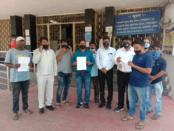 पं. दीनदयाल कालोनी कौरिनभाठा के रहवासी हलाकान , कलेक्टर को सौंपा ज्ञापन