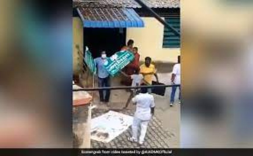 वीडियो में DMK कार्यकर्ता 'अम्&zwj;मा' कैंटीन के बोर्ड को फेंकते हुए दिखे, पार्टी ने उन्&zwj;हें निकाला, केस दर्ज