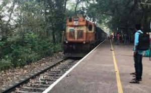 किसान नेता ने कहा शुक्रवार को राजस्थान में सारे टोल प्लाजा फ्री करवाएंगे, 18 को 12 से 4 बजे तक देशभर में रोकेंगे रेल