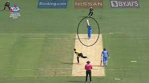 केएल राहुल का जमकर चला बल्ला, धोनी के 'हेलिकॉप्टर' शॉट से लगाया SIX- Video