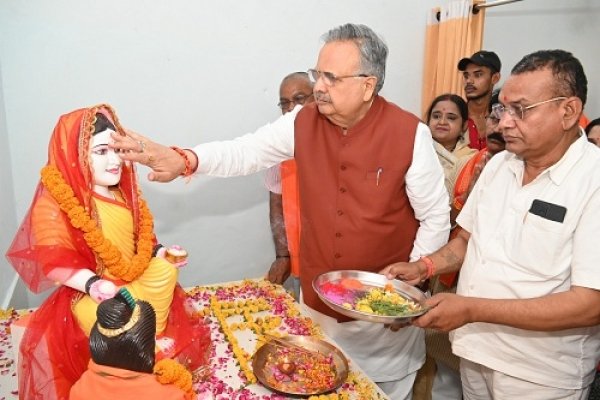 मां कर्मा के आशीर्वाद से साहू समाज कर रहा तरक्की : विधानसभा अध्यक्ष डॉ. रमन सिंह