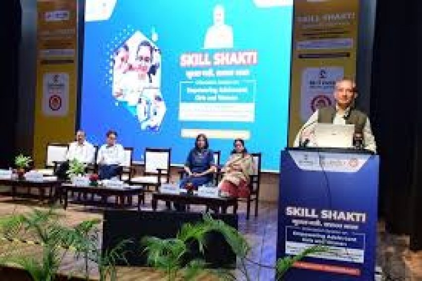 केन्द्रीय कौशल विकास और उद्यमिता सचिव अतुल कुमार तिवारी ने महिलाओं के कौशल विकास की आवश्यकता पर जोर दिया