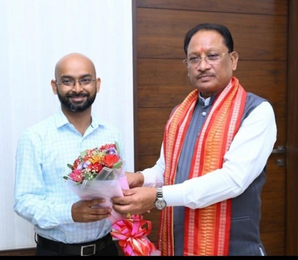 वनांचल के बेटे ने बढ़ाया प्रदेश का मान, आईएफएस बनकर रचा नया इतिहास, छात्रवृत्ति योजनाओं ने अजय के सपनों को दी उड़ान, युवाओं के लिए बने प्रेरणा स्रोत -मुख्यमंत्री साय