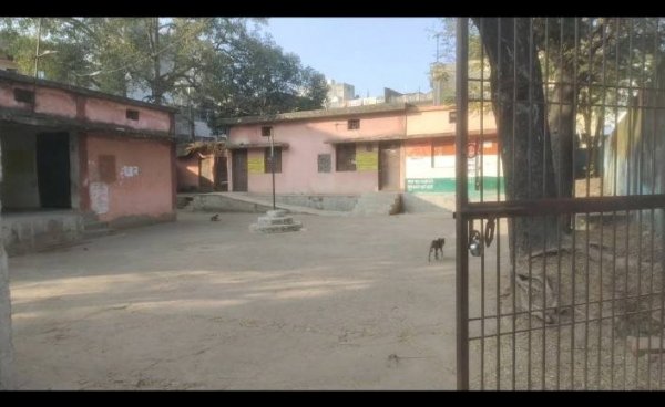 निगम स्कूल के भीतर अवैध राशन दुकान, मासूम बच्चों की सुरक्षा पर खतरा &mdash; आयुक्त सुमित अग्रवाल की कार्यप्रणाली पर गंभीर सवाल !