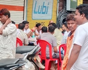 राजनीति और जिम्मेदारियों के बीच भी मित्रता सर्वोपरि &ndash; स्कूल शिक्षा मंत्री गजेन्द्र यादव का सादगी भरा अंदाज़&rdquo;
