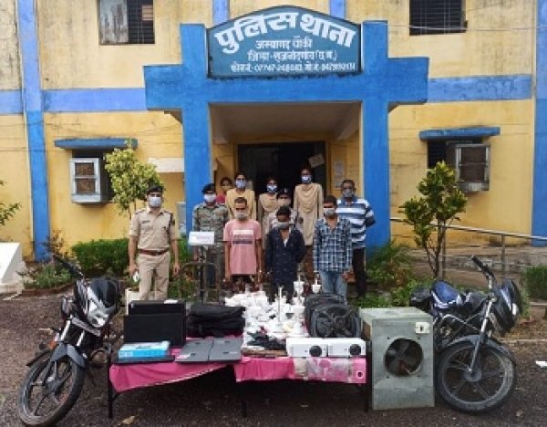 अंबागढ़ चौकी क्षेत्र में हो रही सिलसिलेवार चोरियों का खुलासा