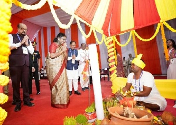 जनजातीय गौरव दिवस समारोह वर्ष 2025 :सरगुजा जिले में आयोजित कार्यक्रम में राष्ट्रपति श्रीमती द्रौपदी मुर्मु मुख्य अतिथि के रूप में हुईं शामिल