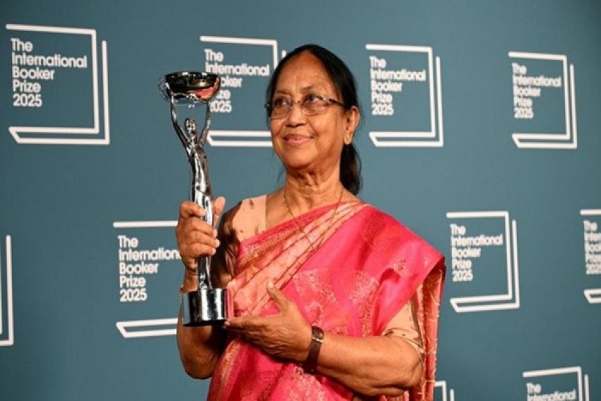 बानू मुश्ताक के लघु कथा संग्रह &lsquo;हार्ट लैंप&rsquo; ने लंदन में अंतर्राष्ट्रीय बुकर पुरस्कार जीता