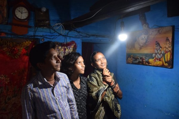 बढ़ती महंगाई के दौर में घरेलू बिजली उपभोक्ताओं को 1645 करोड़ रूपए की हुई बचत