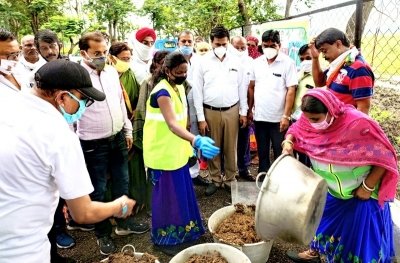 प्रदेश में पहलीबार गौठान में एमआईसी की बैठक कर गोधन न्याय योजना को प्रारंभ किया गया