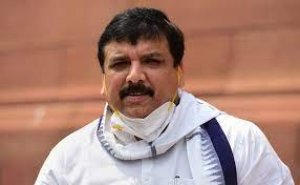 दिल्ली में LG को ज्यादा शक्ति देने वाले बिल को चुनौती दे सकती है AAP, विकल्पों पर कर रही है विचार