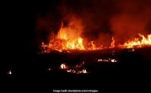 आकाशवाणी भवन की पहली मंजिल पर लगी आग, दमकल के 8 वाहन मौके पर भेजे गए
