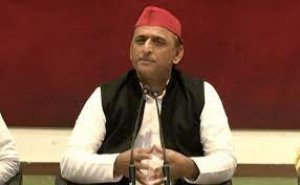 "हमारे फोन हो रहे हैं टैप, हर शाम रिकॉर्डिंग सुनते हैं CM": IT रेड के बाद बोले अखिलेश यादव