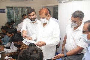 तुंहर सरकार तुंहर द्वार : आवेदकों के घर छह माह में भेजे गए 4.45 लाख स्मार्ट कार्ड आधारित पंजीयन प्रमाण-पत्र तथा ड्राइविंग लायसेंस