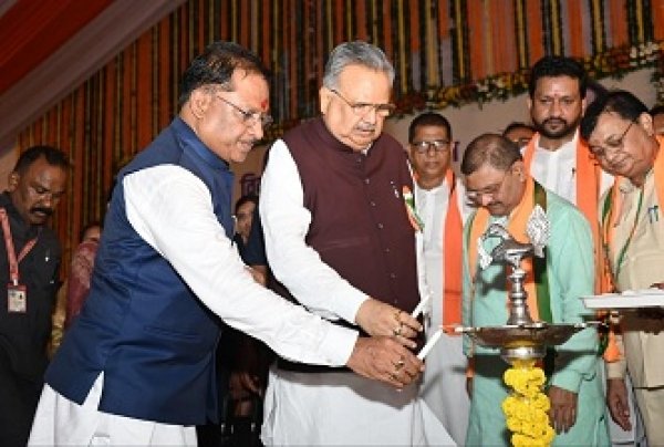 मुख्यमंत्री विष्णुदेव साय का संकल्प &ndash; विकास का अधूरा सपना अब होगा पूरा, खैरागढ़-छुईखदान-गंडई जिले में अधोसंरचना विकास को मिलेगी नई रफ्तार