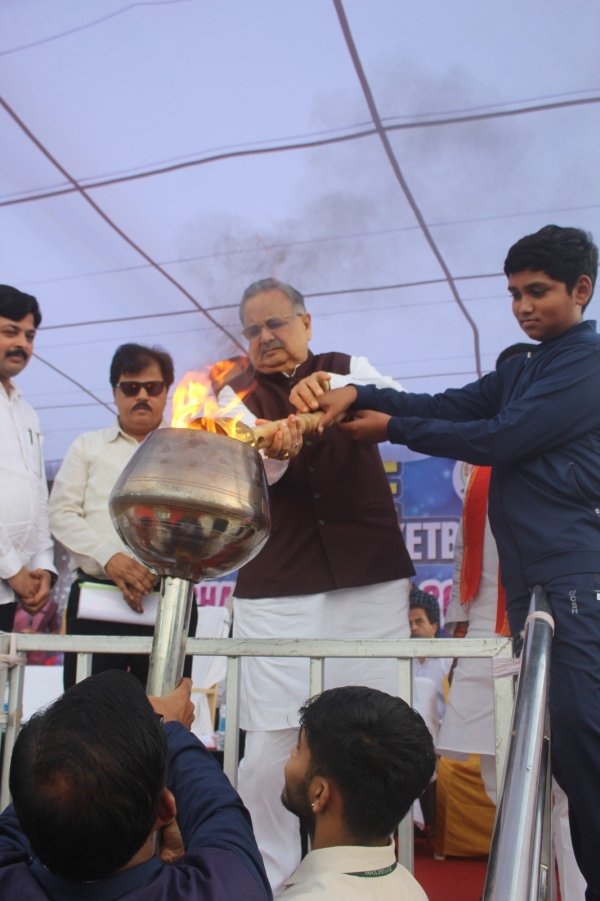 डॉ. रमन सिंह की उपस्थिति में डीपीएस राजनांदगांव में सीबीएसई नेशनल बास्केटबॉल चैंपियनशिप का भव्य शुभारंभ