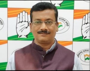 छत्तीसगढ़ प्रदेशगौधाम योजना सिर्फ हवाबाजी, सवा दो साल में मात्र 3 गौधाम बने जिसमें 600 पशुधन को संरक्षण बाकी सड़कों पर भूखे प्यासी भटक रहीकांग्रेस