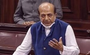 'सुधारवादी' रेल बजट के कारण जब दिेनेश त्रिवेदी को झेलनी पड़ी थी ममता बनर्जी की नाराजगी, इस्&zwj;तीफा देना पड़ा था