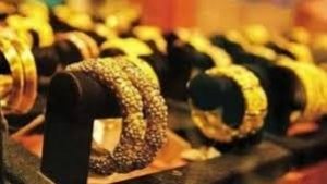 इस साल 4,000 रुपए सस्ता हुआ सोना, जानें क्या चल रही हैं कीमतें