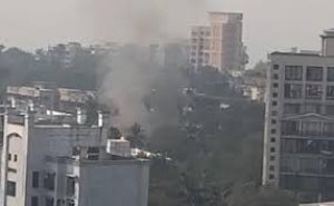 वर्सोवा में LPG के एक गोदाम में लगी आग, दमकल की 8 गाड़ियां मौके पर, 4 जख्मी