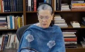 चि_ी विवाद के बाद सोनिया गांधी ने कहा, मैं पद पर नहीं रहूंगी: 10 बड़ी बातें