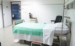 अस्पताल जाने पर महिला को पता चला कि वास्तव में वह 'पुरुष' है