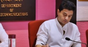 संचार मंत्री ने प्रदाताओं से गुणवत्तापूर्ण सेवाएं प्रदान करने के लिए आवश्यक उपाय सुनिश्चित करने को कहा